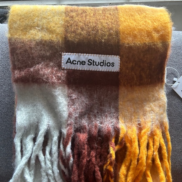 Acne Studios Scarf - Picture 1 of 3